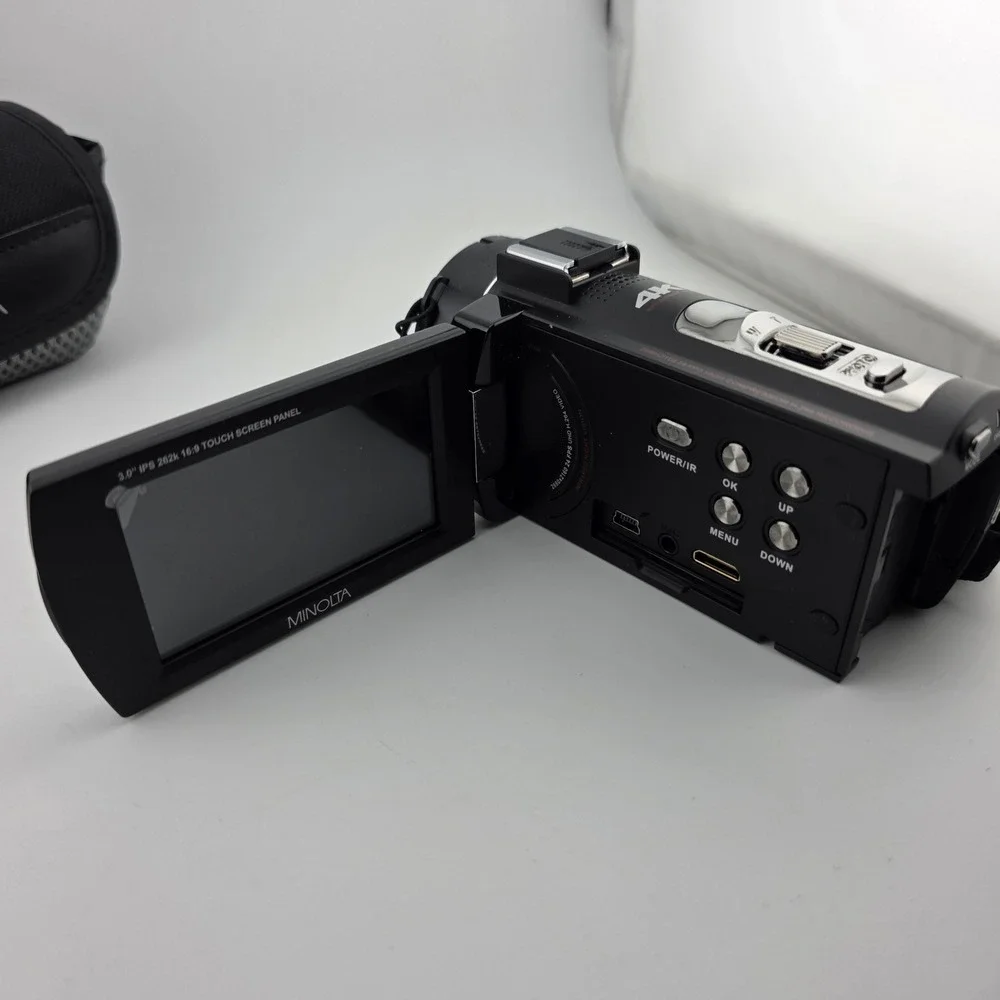 Minolta MN4K20NV 4K Ultra HD Camcorder Infrared Night Vision Black‎ Plus Case
